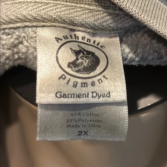 Authentic Pigment Men’s 2X Garment Dyed Artistic Sweatshirt with Abstract Design - Picture 2 of 5